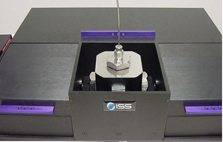 High-pressure cell sample compartment in ChronosDFD spectrometer